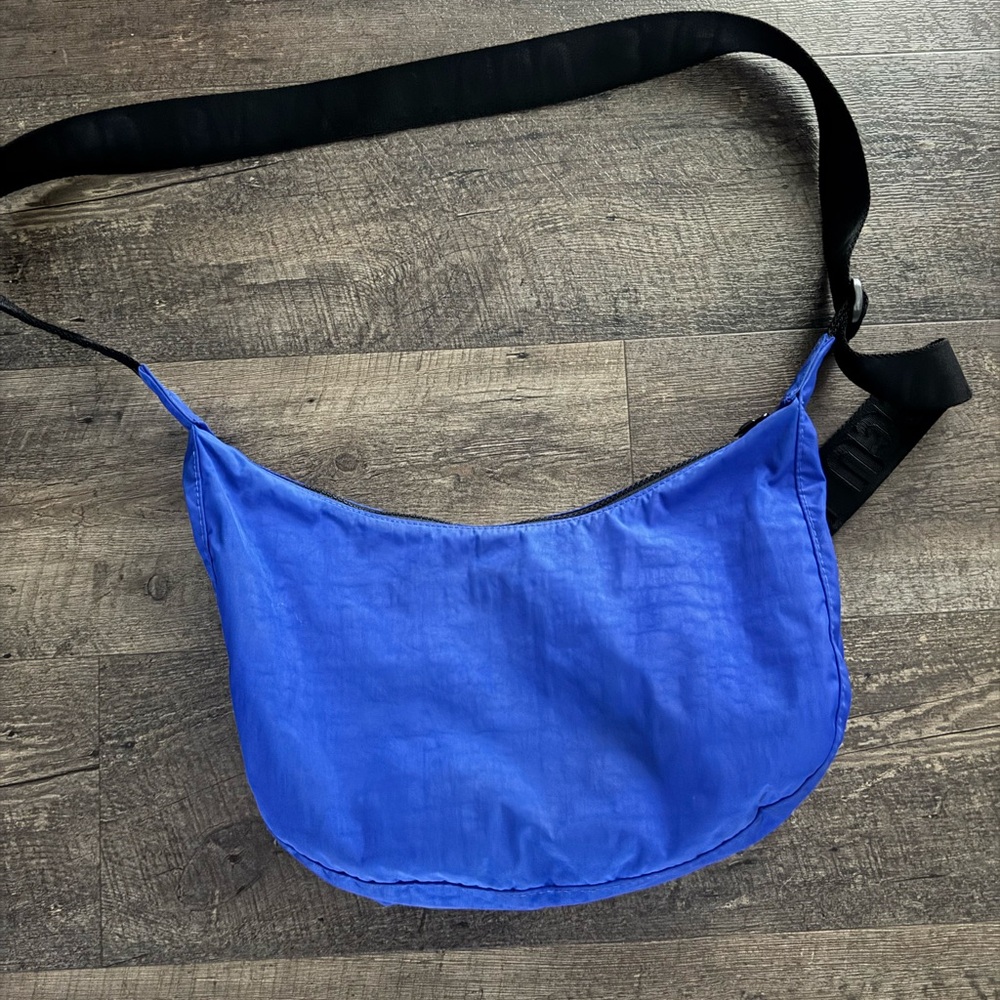 BAGGU Vibrant Blue Shoulder Bag with Black Strap